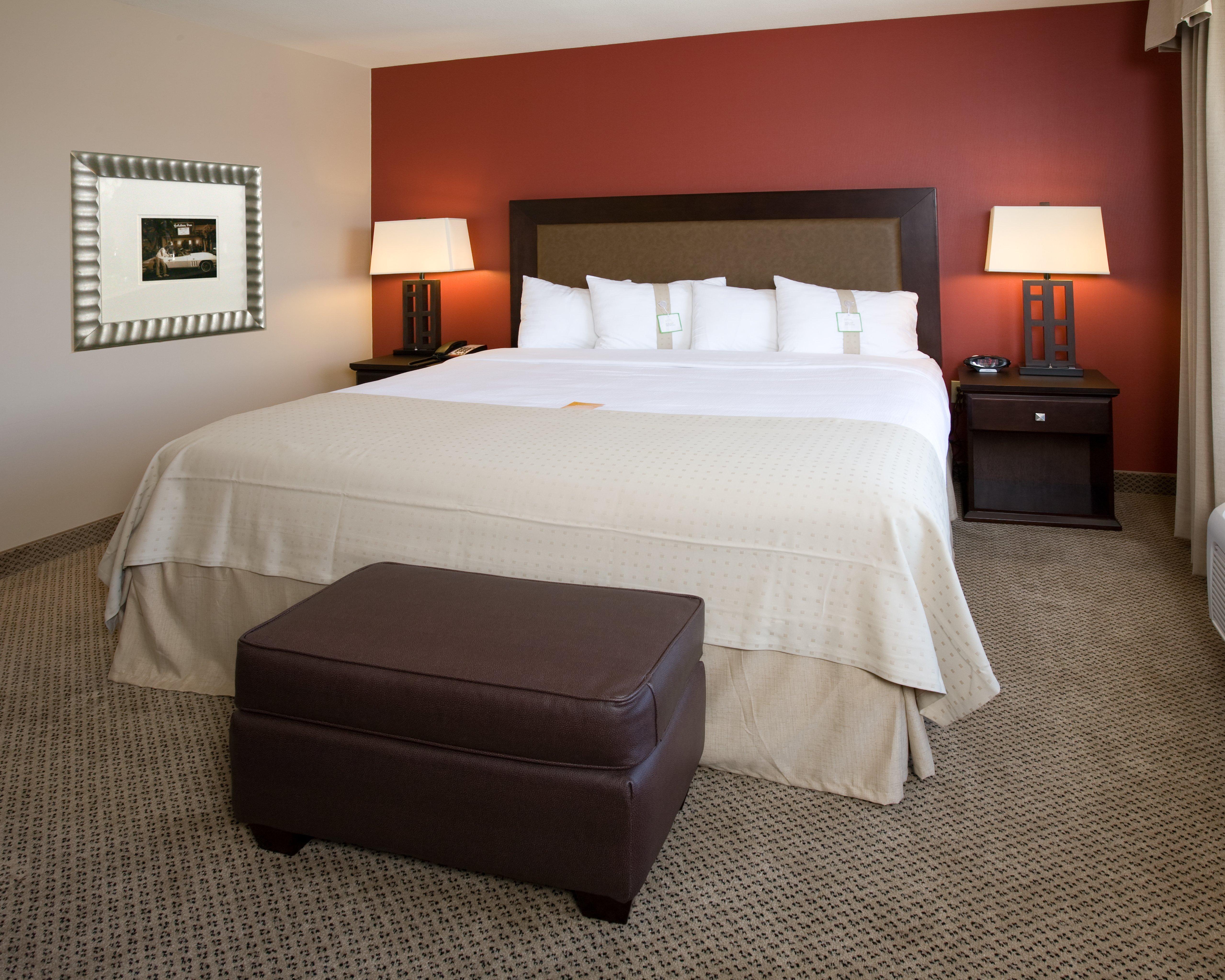 Holiday Inn & Suites Bakersfield, An Ihg Hotel Zimmer foto